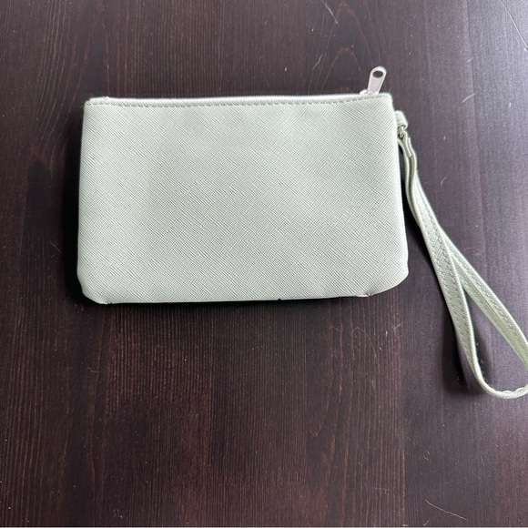 Disney The Little Mermaid wallet/wristlet/pouch, great pattern placement - Picture 3 of 8